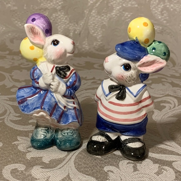 Fitz and Floyd Other - FITZ & FLOYD Ceramic Bunny Salt & Pepper shakers.